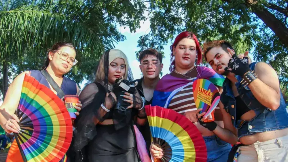 23ª Parada LGBT+ de Campo Grande reúne jovens por respeito e direitos