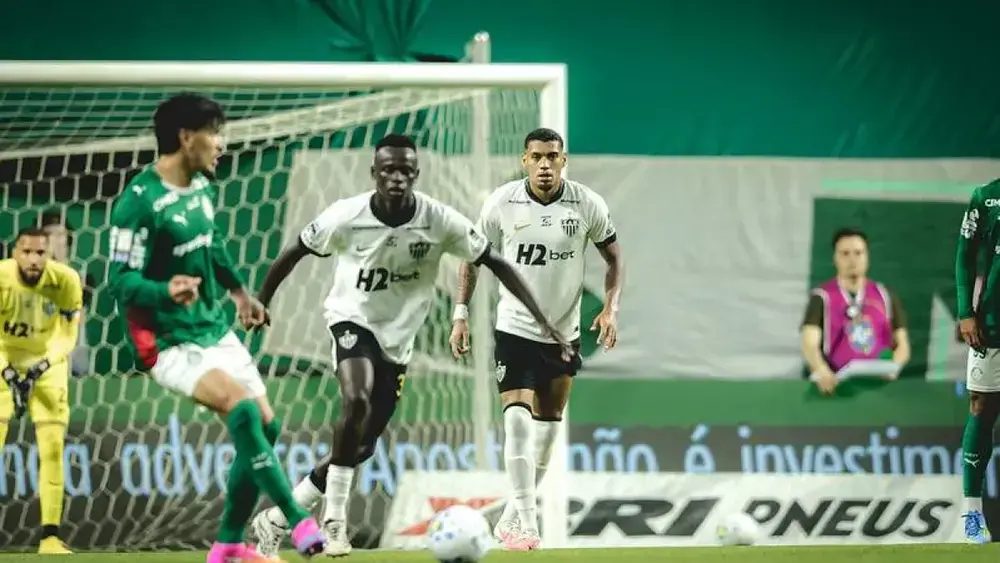 Atlético-MG vence Palmeiras fora e impede disparada do líder