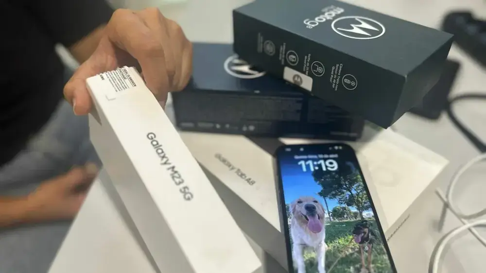 Brazil father and daughter buy stolen phone at Casas Bahia