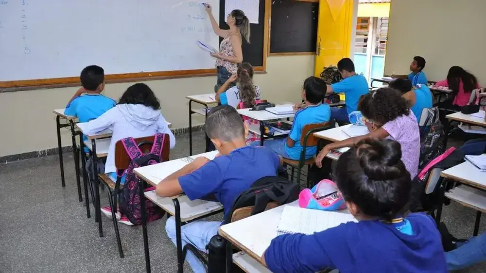 Brazil sees teacher pay raise imbalance, calls for redo