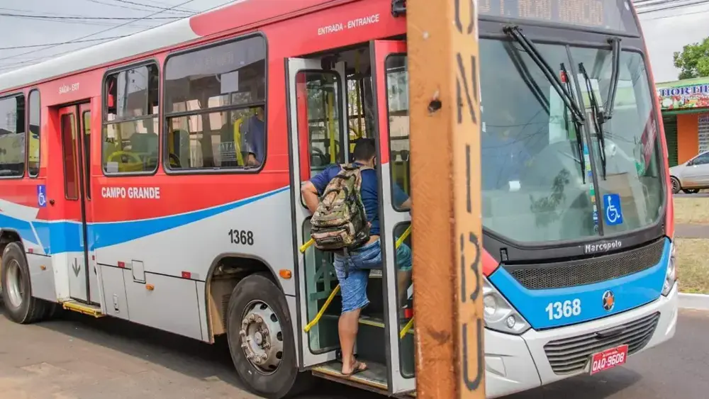 Brazil transport bill promises more funds but blocks free rides