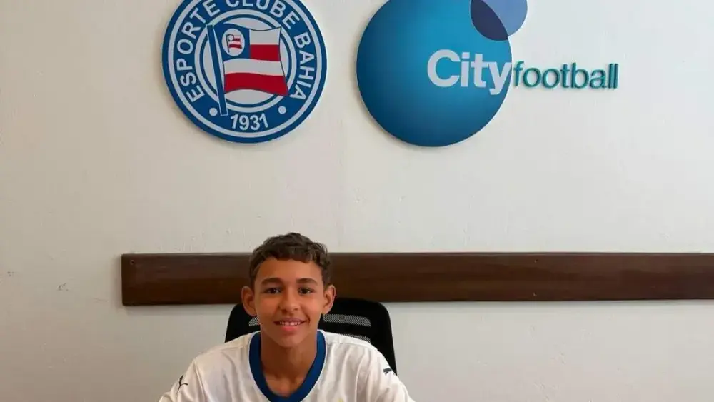 Brazilian boy, 11, signs contract to play for Bahia City