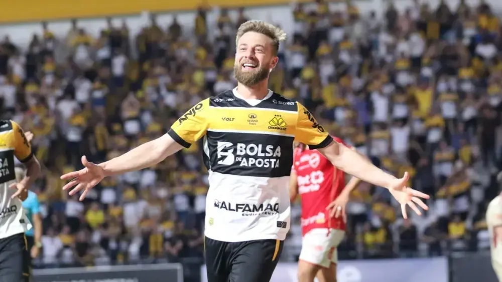 Criciúma lidera Série B; Goiás vence e Sport empata nos acréscimos