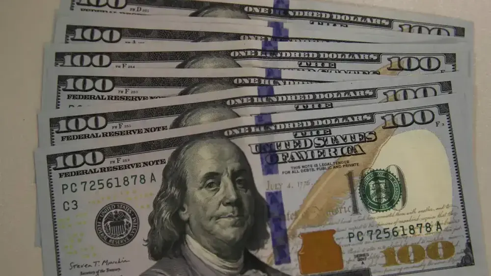 Dólar cai a R$ 5,11 após Fed manter juros nos EUA