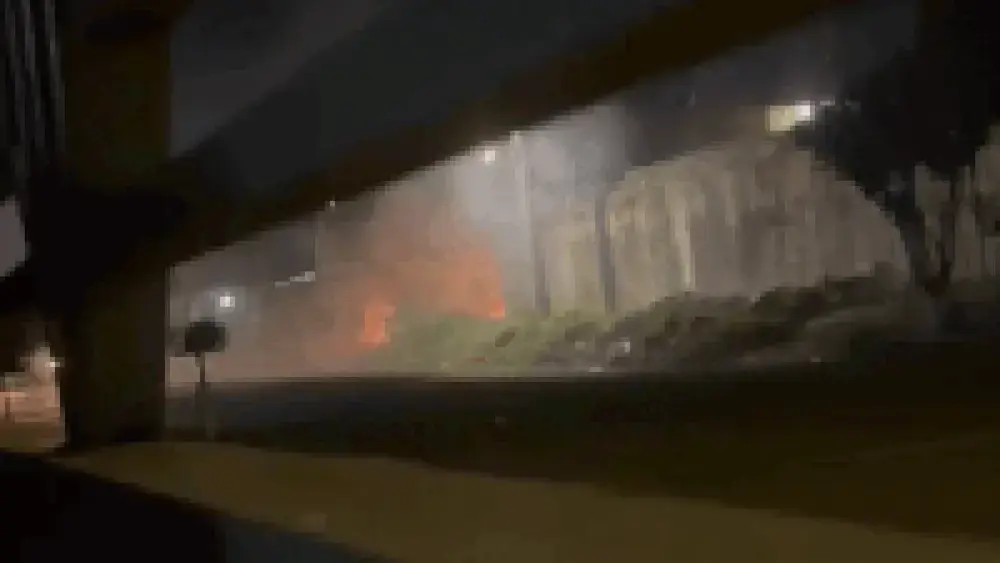 Estiagem: incêndio atinge terreno baldio no Alves Pereira