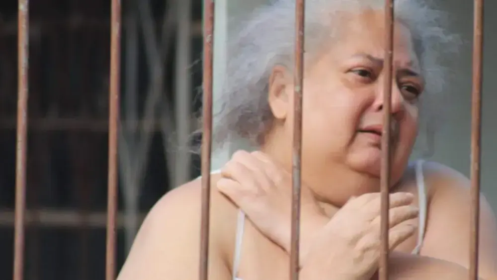 Família de idoso morto após queda em ônibus busca respostas