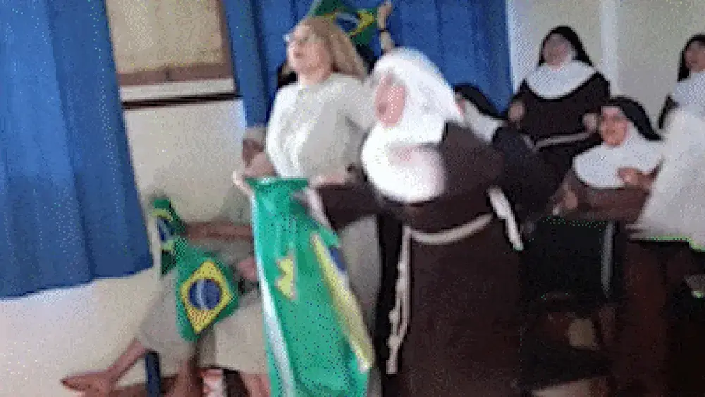 Freiras vibram com gol do Brasil e vídeo viraliza