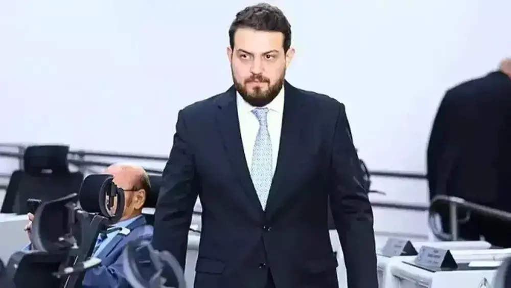 Justiça suspende ação contra Claudinho Serra por suspeita de incompetência