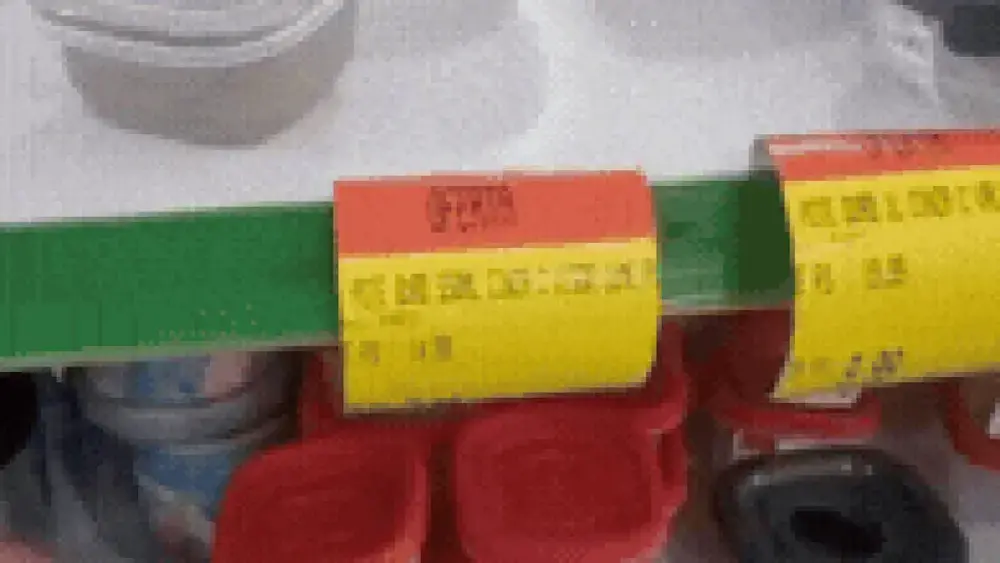 Liquidação de até 50% lota loja e gera fila de 1 hora
