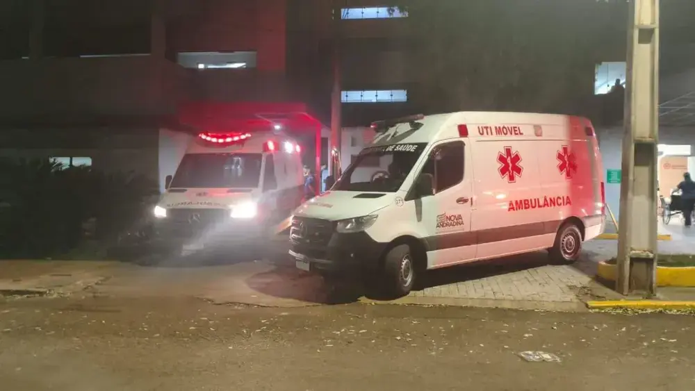 Paciente morre após 7h em ambulância à espera de internação