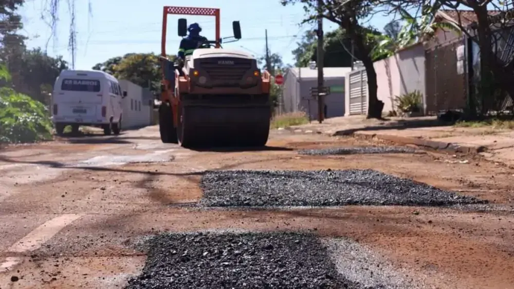 Prefeitura rompe contrato de asfalto e mantém R$ 1 milhão sob análise